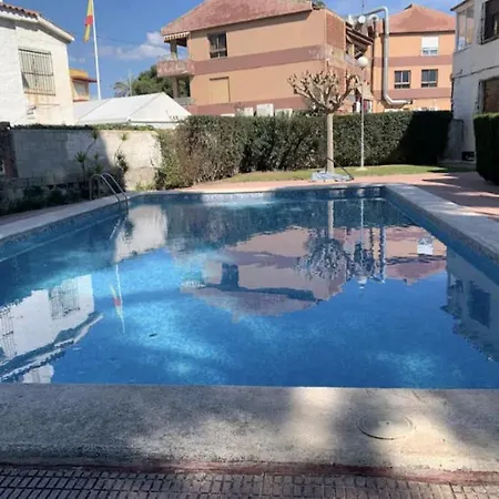 Agradable Adosado Cerca De La Playa Vakantiehuis